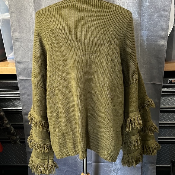 NWOT AND THE WHY / fringe sleeve sweater / M-L - Picture 2 of 4